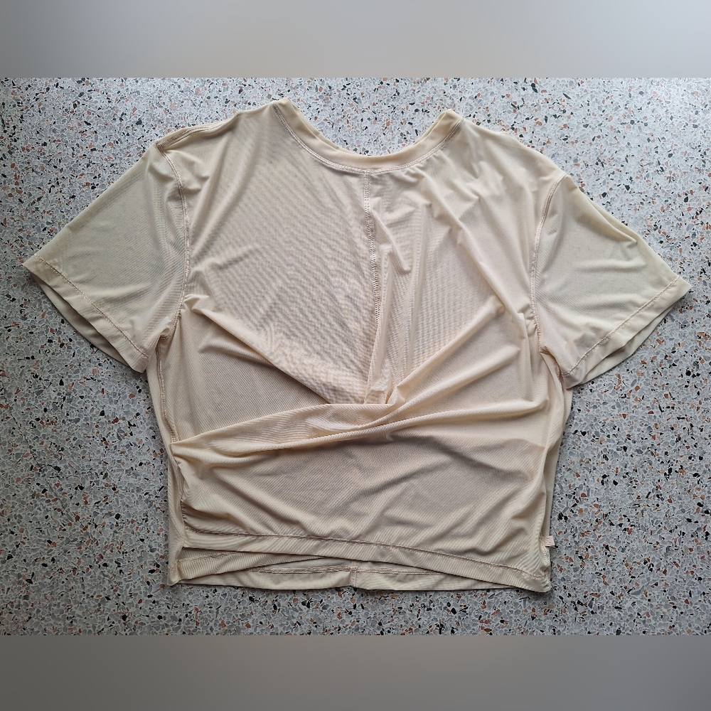 96 Lululemon Lightweight Mesh Reversible Yoga T-S… - image 4